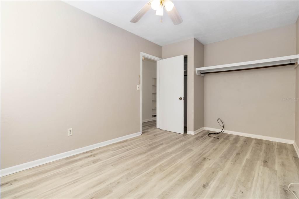 На продажу: $197,500 (2 спален, 1 ванн, 708 Квадратных фут)