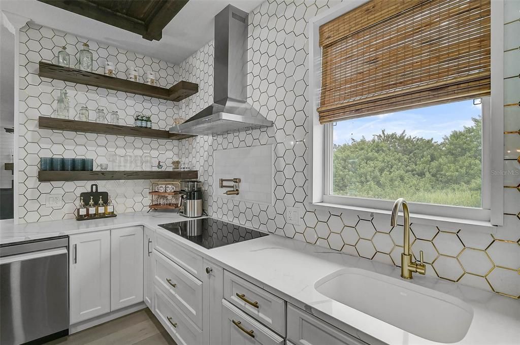 For Sale: $1,675,000 (5 beds, 2 baths, 3112 Square Feet)