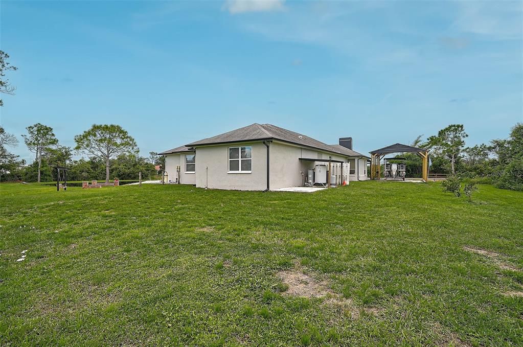 For Sale: $1,675,000 (5 beds, 2 baths, 3112 Square Feet)