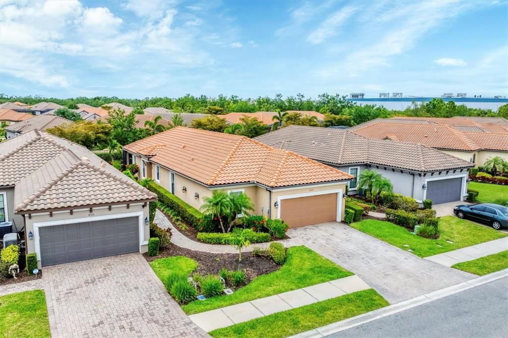 Active With Contract: $3,200 (3 beds, 2 baths, 1917 Square Feet)