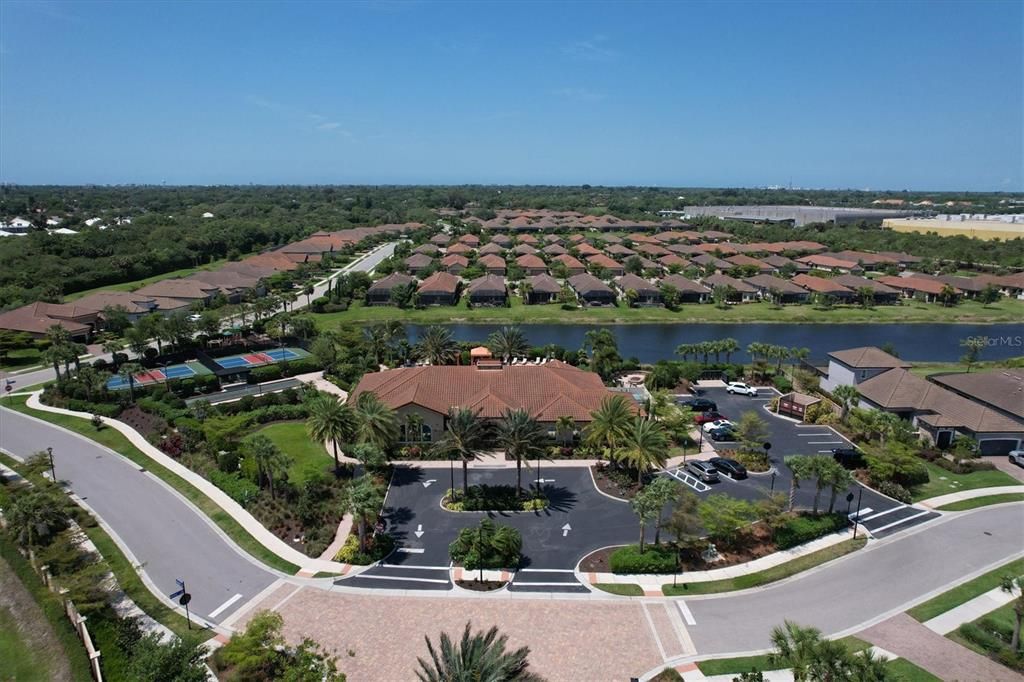 Active With Contract: $3,200 (3 beds, 2 baths, 1917 Square Feet)