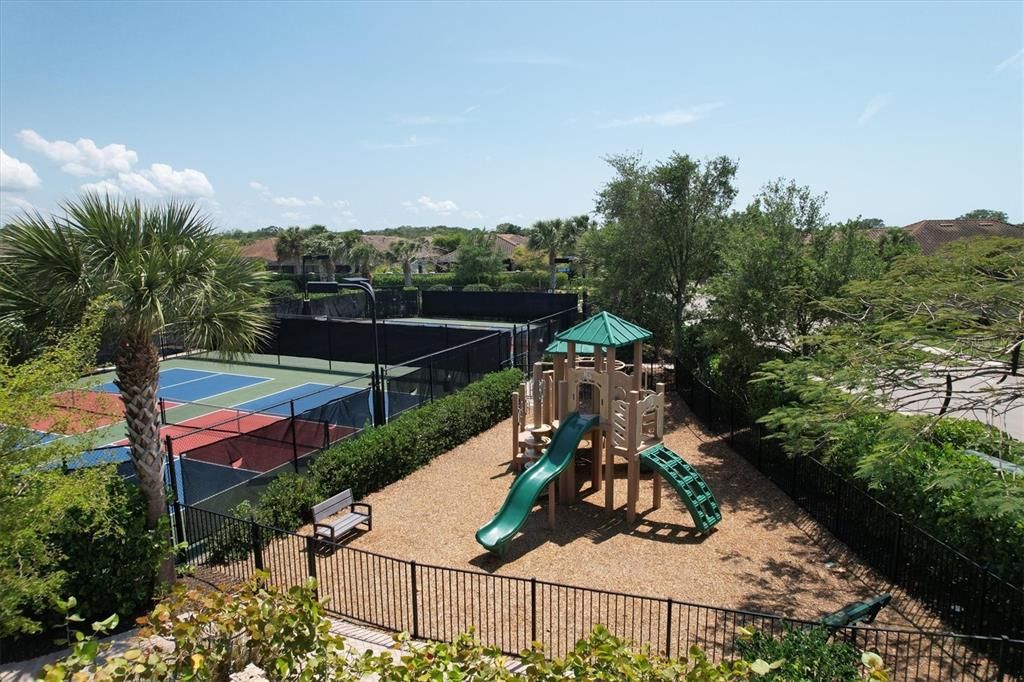 Active With Contract: $3,200 (3 beds, 2 baths, 1917 Square Feet)