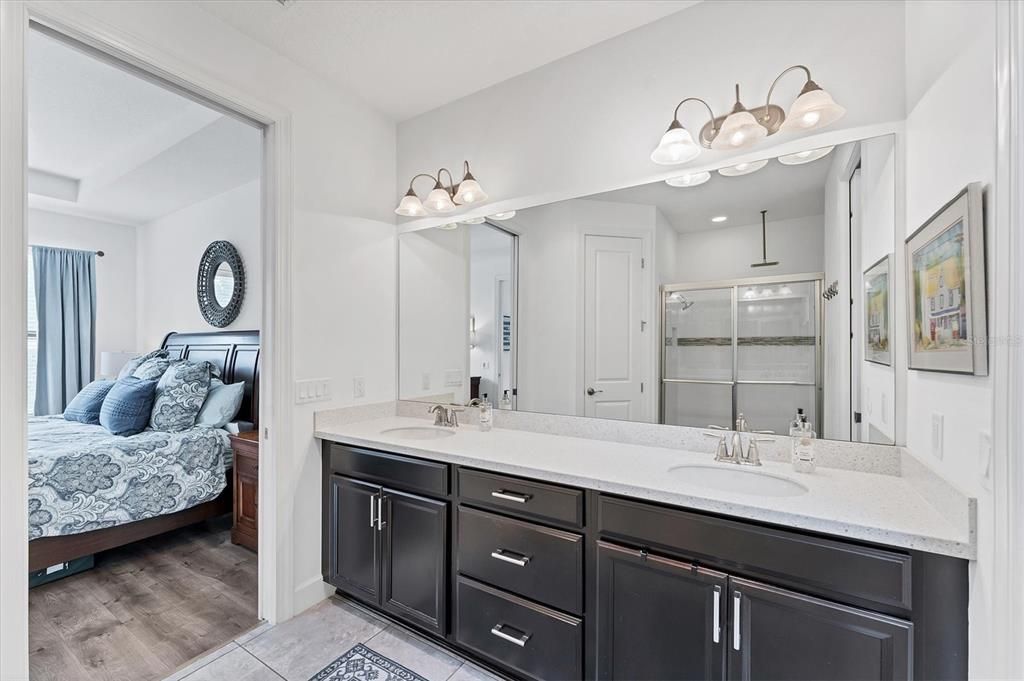 Active With Contract: $3,200 (3 beds, 2 baths, 1917 Square Feet)