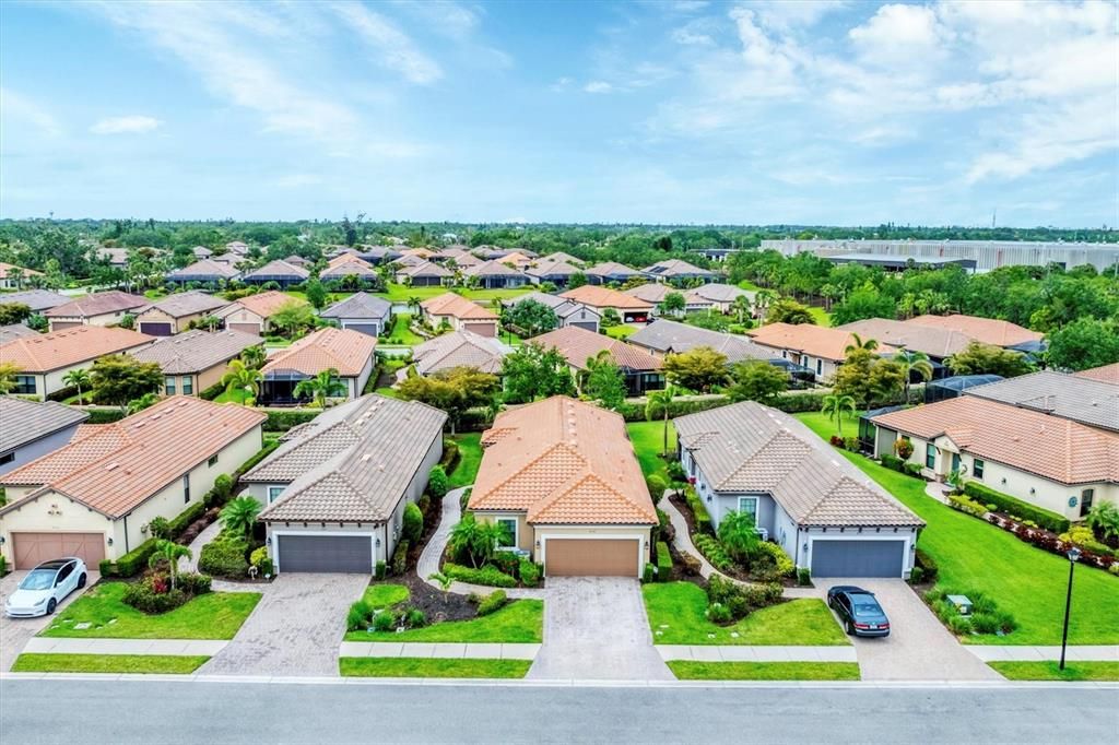 Active With Contract: $3,200 (3 beds, 2 baths, 1917 Square Feet)