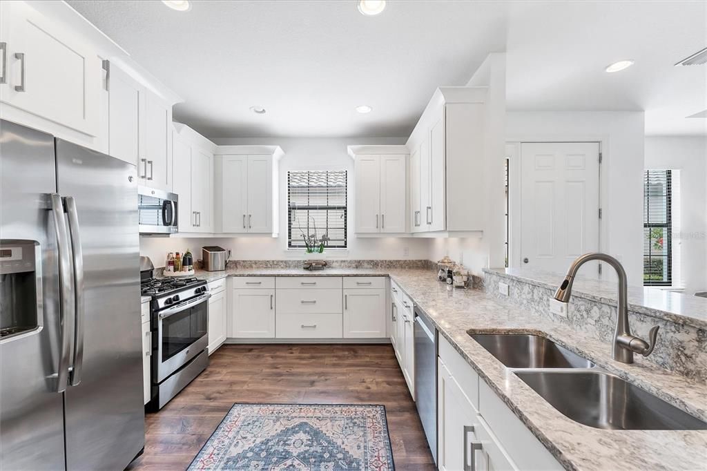 Active With Contract: $3,200 (3 beds, 2 baths, 1917 Square Feet)