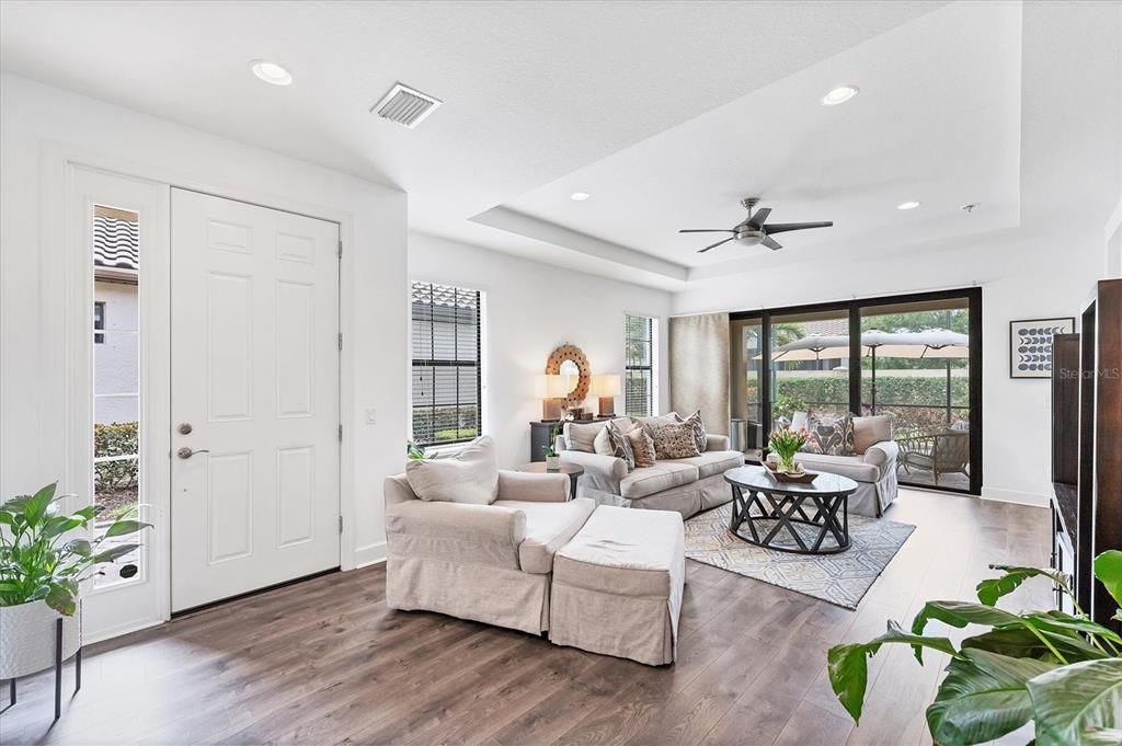 Active With Contract: $3,200 (3 beds, 2 baths, 1917 Square Feet)