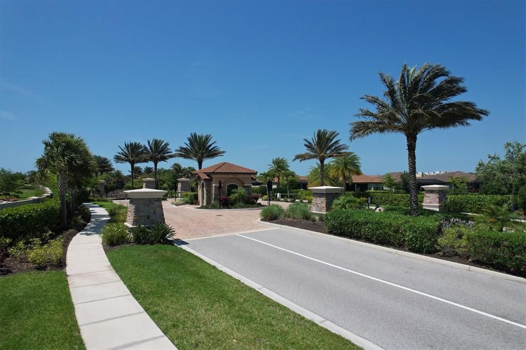 Active With Contract: $3,200 (3 beds, 2 baths, 1917 Square Feet)