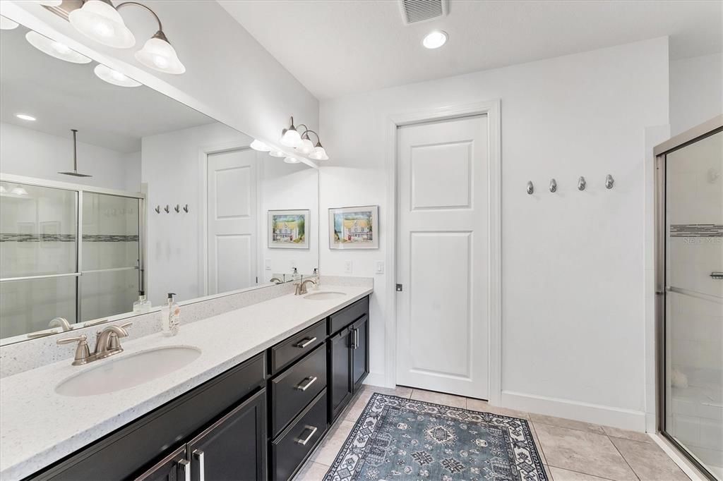Active With Contract: $3,200 (3 beds, 2 baths, 1917 Square Feet)