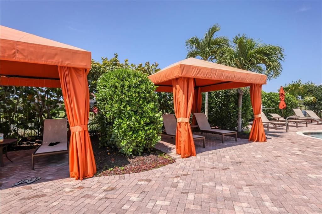 Active With Contract: $3,200 (3 beds, 2 baths, 1917 Square Feet)