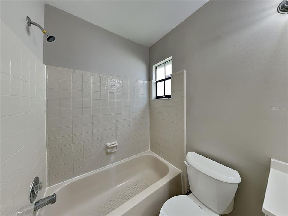 Active With Contract: $1,869 (3 beds, 2 baths, 1178 Square Feet)