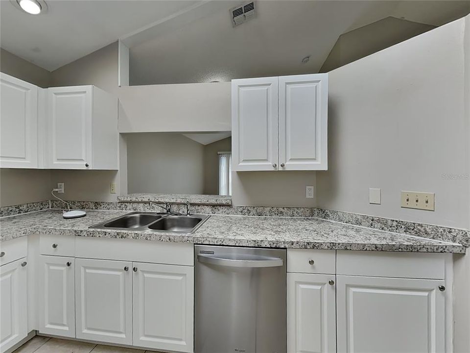 Active With Contract: $1,869 (3 beds, 2 baths, 1178 Square Feet)