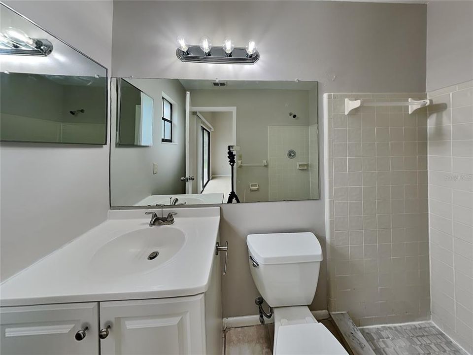 Active With Contract: $1,869 (3 beds, 2 baths, 1178 Square Feet)