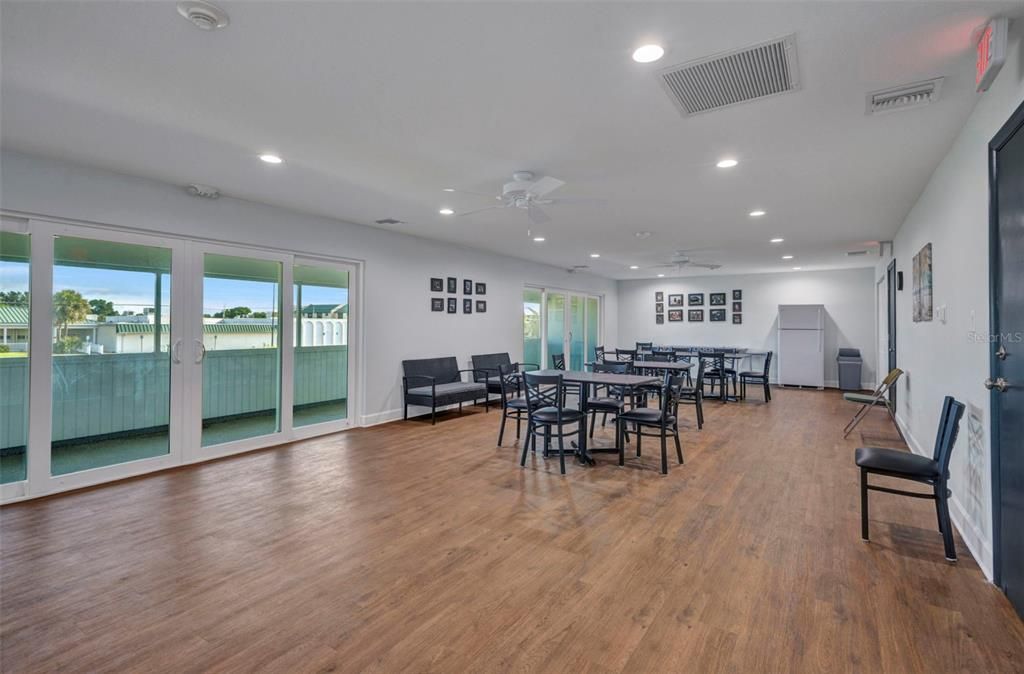 Activo con contrato: $77,900 (2 camas, 2 baños, 919 Pies cuadrados)