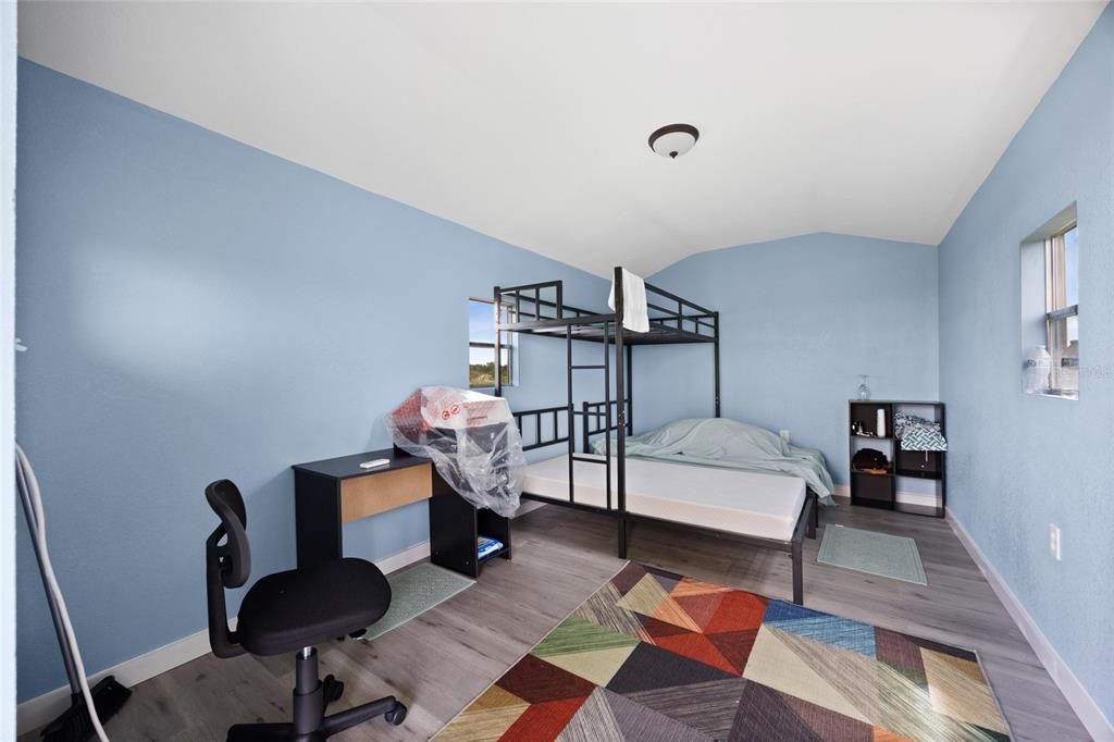 На продажу: $559,999 (10.00 acres)