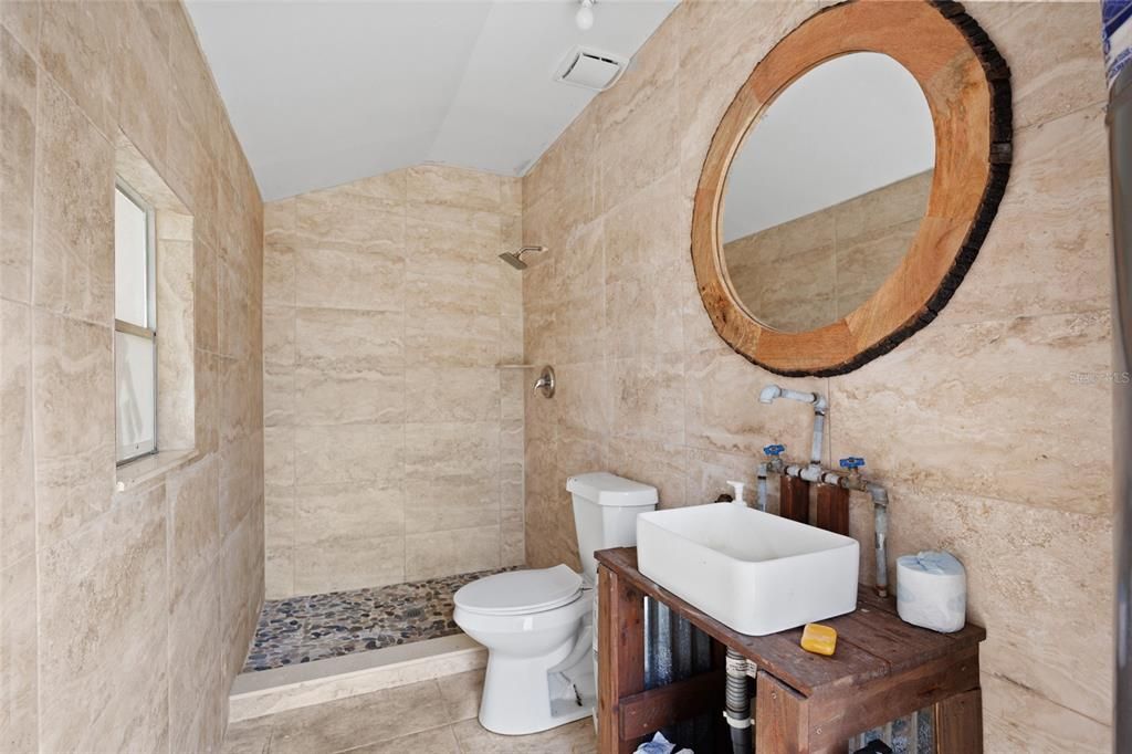 На продажу: $559,999 (10.00 acres)