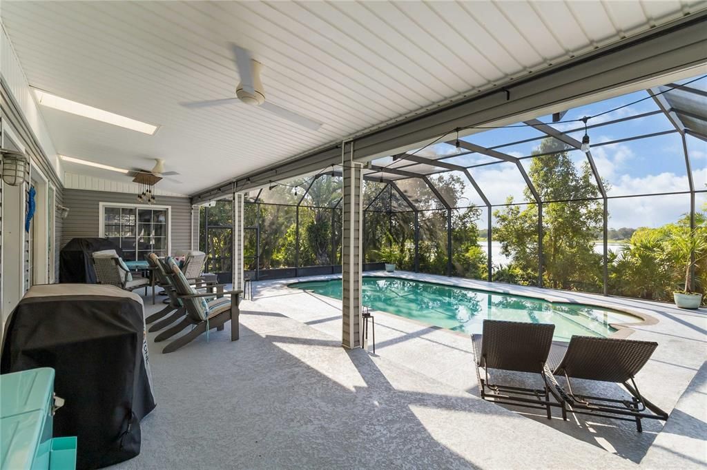 En Venta: $599,000 (3 camas, 3 baños, 2749 Pies cuadrados)