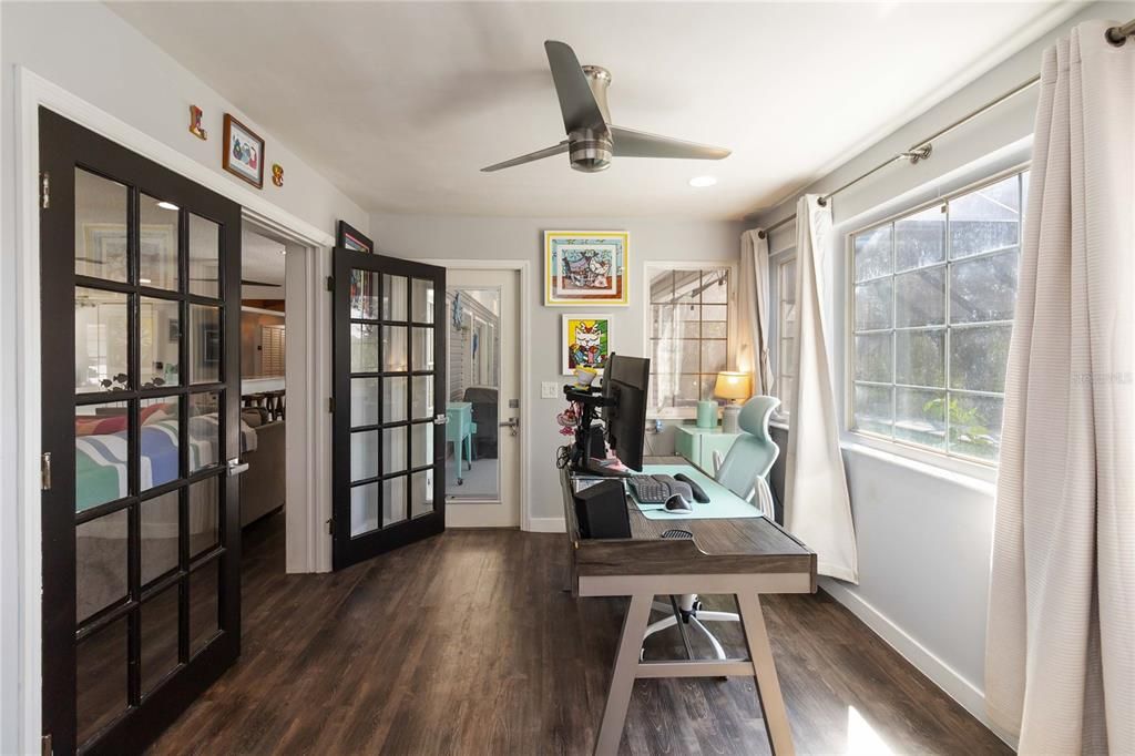 En Venta: $599,000 (3 camas, 3 baños, 2749 Pies cuadrados)