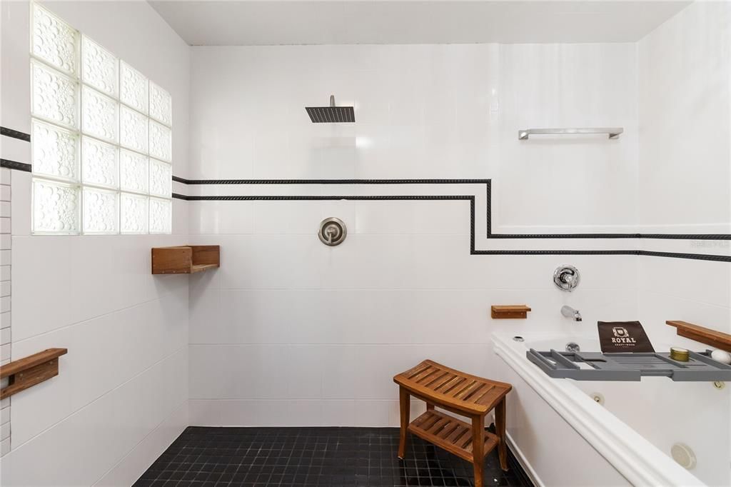 En Venta: $599,000 (3 camas, 3 baños, 2749 Pies cuadrados)