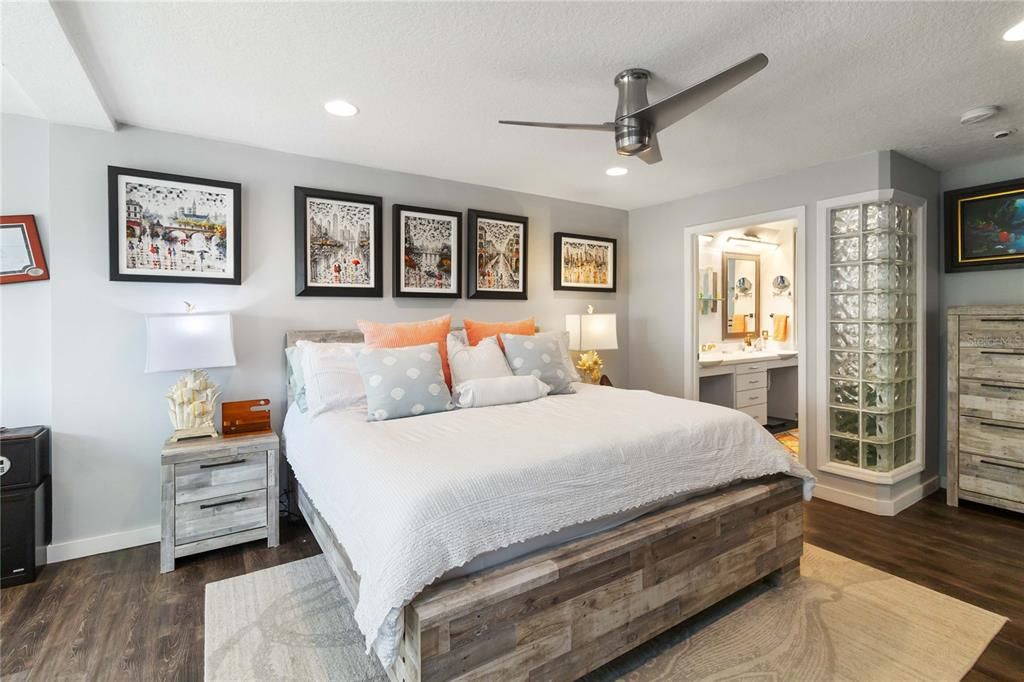 En Venta: $599,000 (3 camas, 3 baños, 2749 Pies cuadrados)