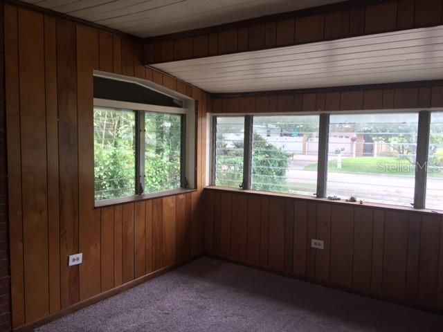 For Rent: $1,800 (2 beds, 1 baths, 1020 Square Feet)