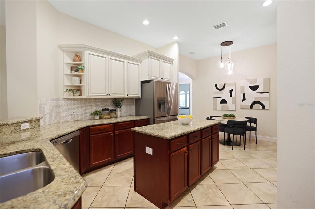 For Sale: $550,000 (4 beds, 3 baths, 2665 Square Feet)