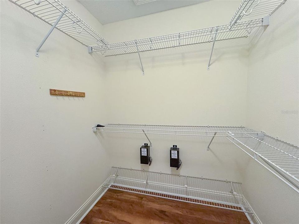 For Sale: $550,000 (4 beds, 3 baths, 2665 Square Feet)