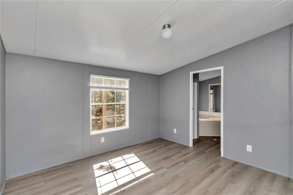 For Sale: $179,000 (3 beds, 2 baths, 1344 Square Feet)