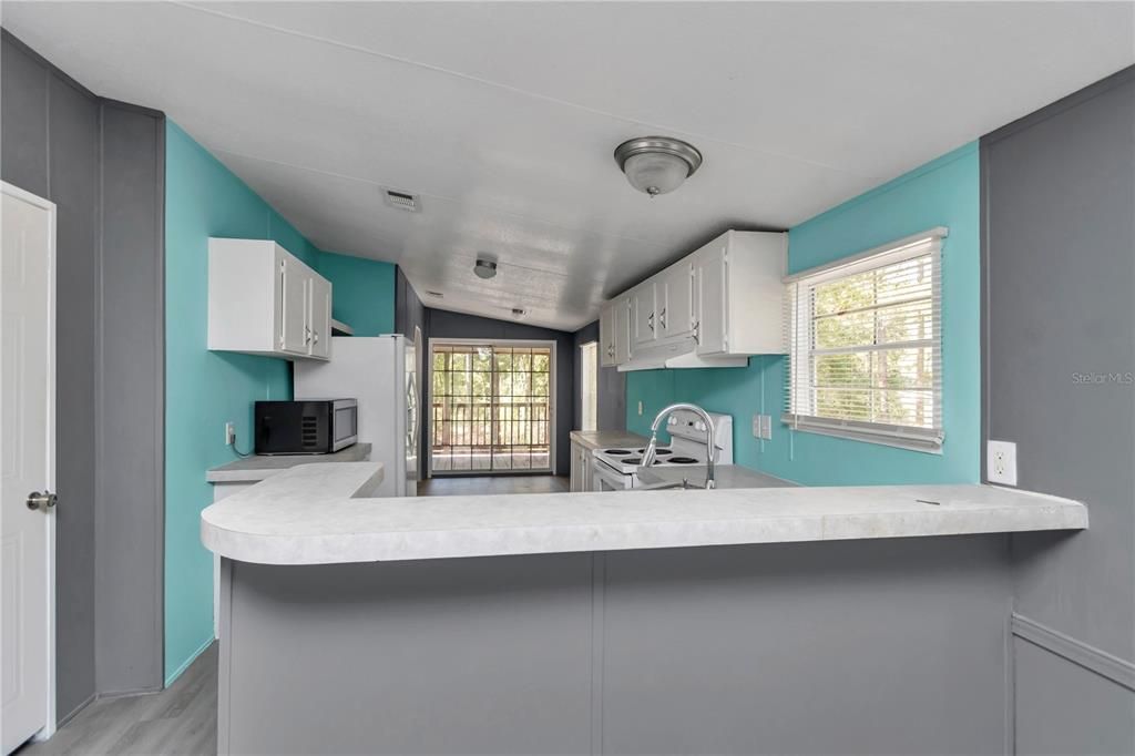 For Sale: $179,000 (3 beds, 2 baths, 1344 Square Feet)