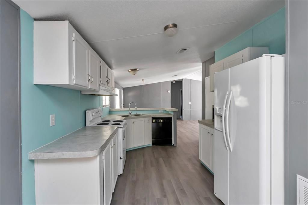 For Sale: $179,000 (3 beds, 2 baths, 1344 Square Feet)