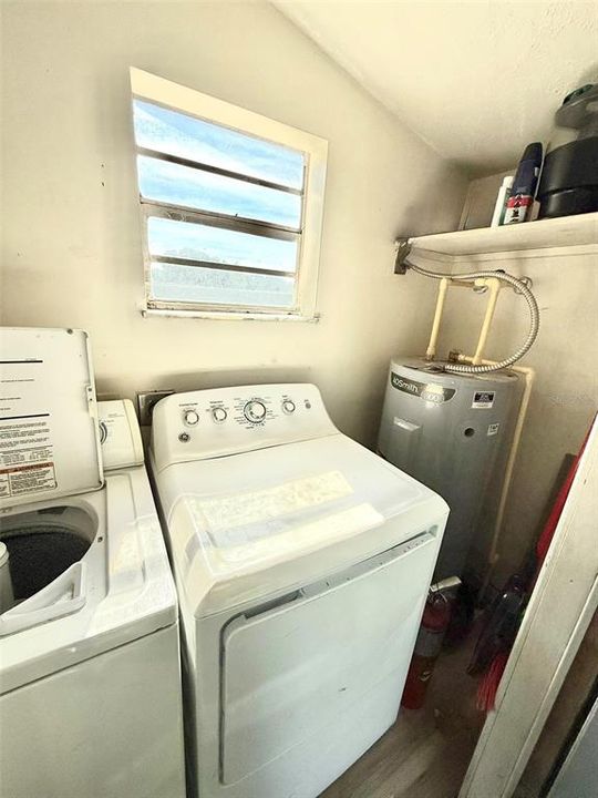 For Sale: $160,000 (3 beds, 1 baths, 1096 Square Feet)