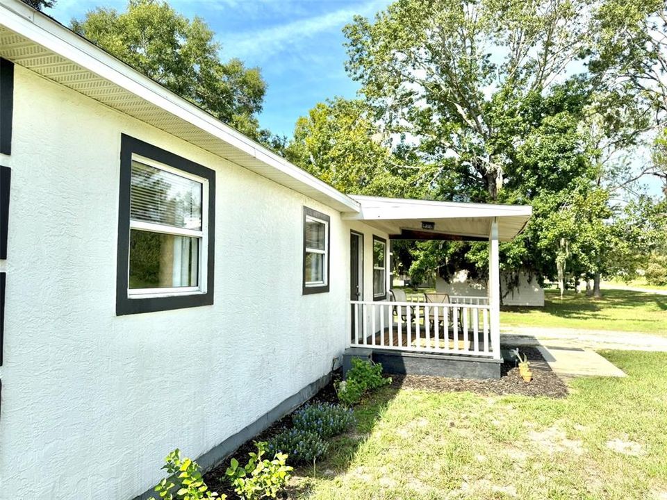 For Sale: $160,000 (3 beds, 1 baths, 1096 Square Feet)