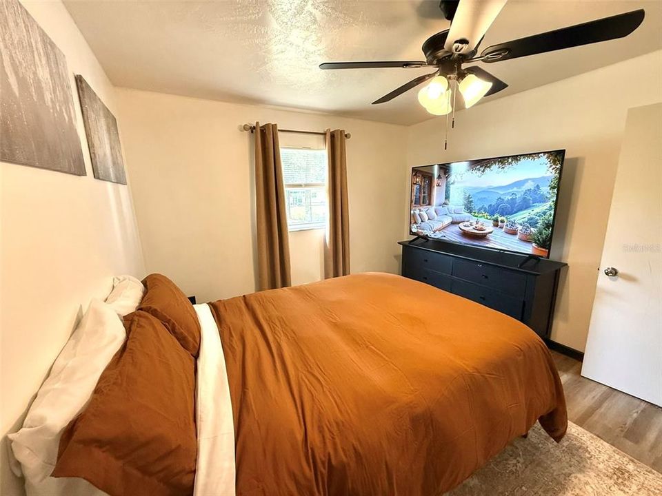 For Sale: $160,000 (3 beds, 1 baths, 1096 Square Feet)