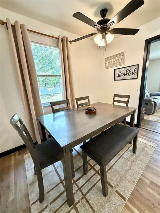 For Sale: $160,000 (3 beds, 1 baths, 1096 Square Feet)