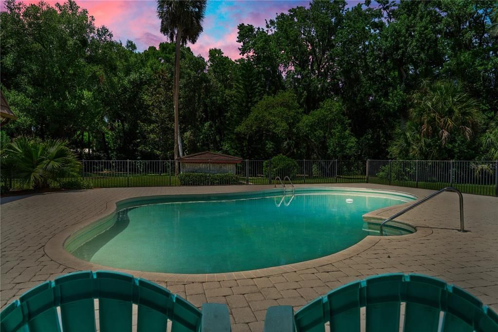 Под контрактом: $675,000 (3 спален, 3 ванн, 4412 Квадратных фут)