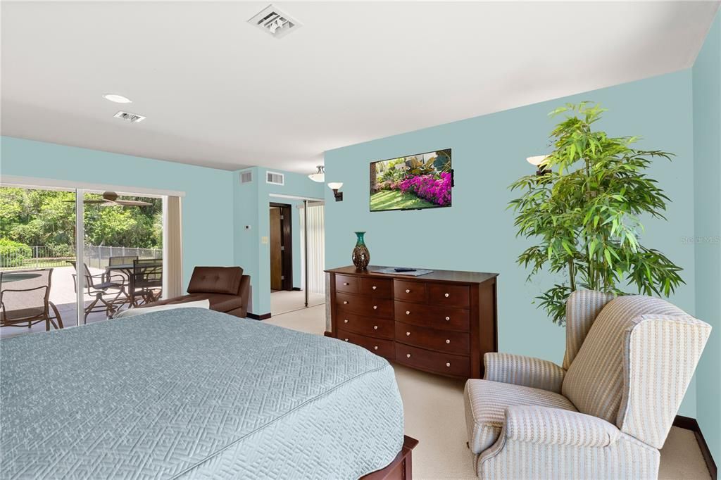 Под контрактом: $675,000 (3 спален, 3 ванн, 4412 Квадратных фут)