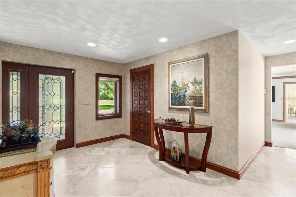 Под контрактом: $675,000 (3 спален, 3 ванн, 4412 Квадратных фут)