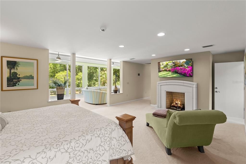 Под контрактом: $675,000 (3 спален, 3 ванн, 4412 Квадратных фут)