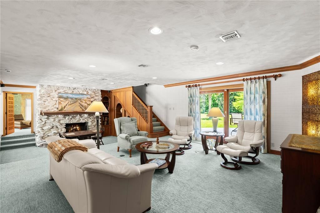 Под контрактом: $675,000 (3 спален, 3 ванн, 4412 Квадратных фут)