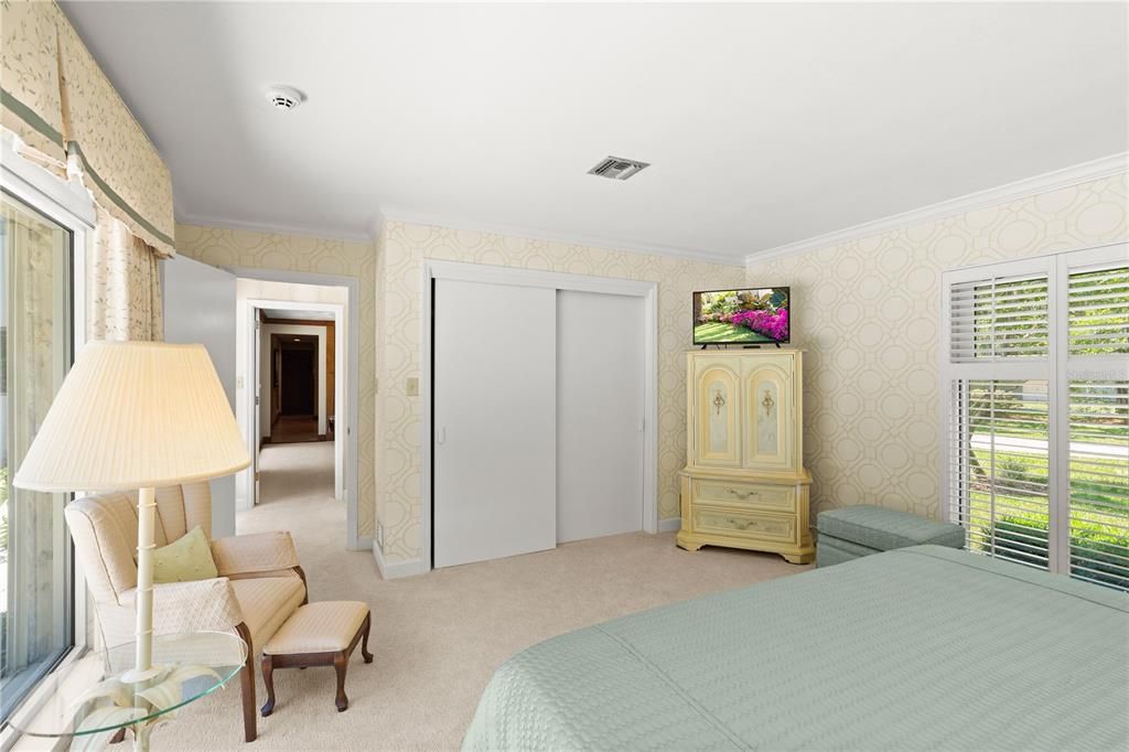 Под контрактом: $675,000 (3 спален, 3 ванн, 4412 Квадратных фут)