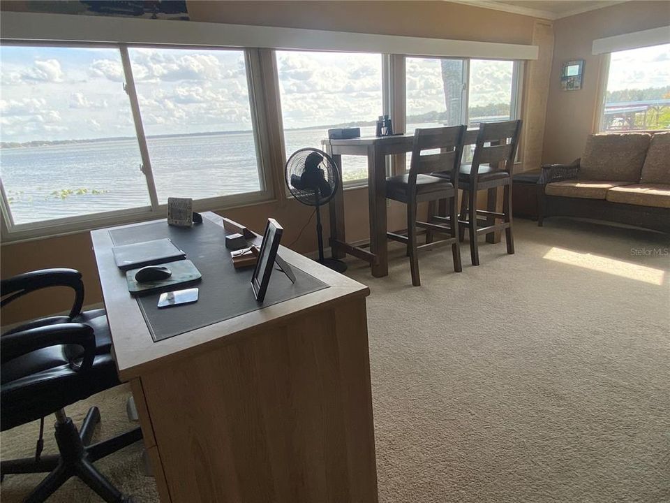 Под контрактом: $249,000 (2 спален, 2 ванн, 1168 Квадратных фут)