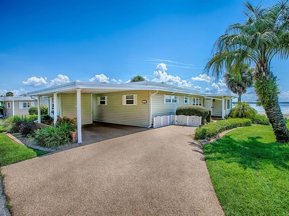 Под контрактом: $249,000 (2 спален, 2 ванн, 1168 Квадратных фут)