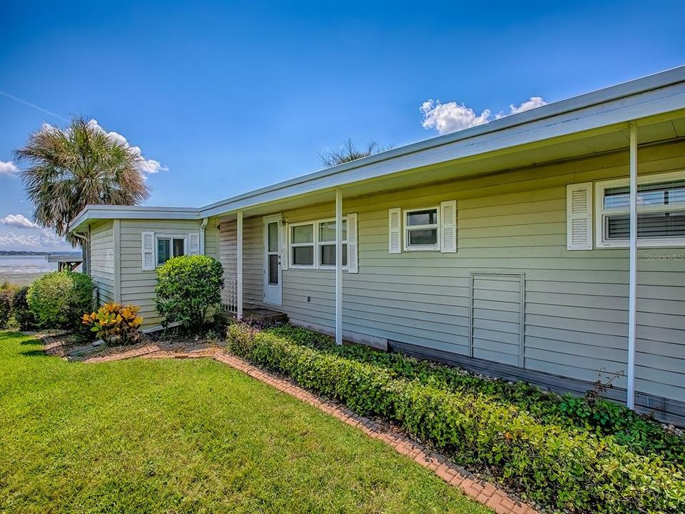 Под контрактом: $249,000 (2 спален, 2 ванн, 1168 Квадратных фут)