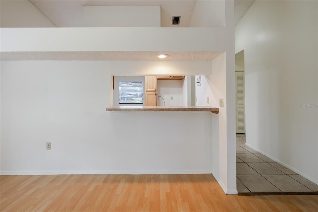 For Sale: $209,999 (2 beds, 2 baths, 1078 Square Feet)