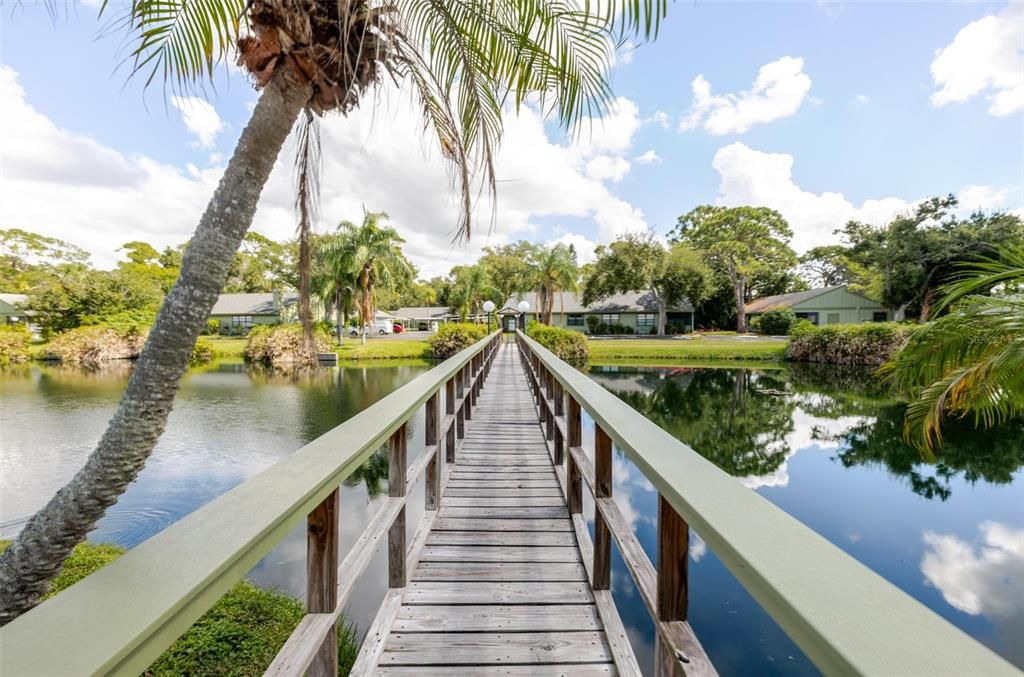 For Sale: $209,999 (2 beds, 2 baths, 1078 Square Feet)