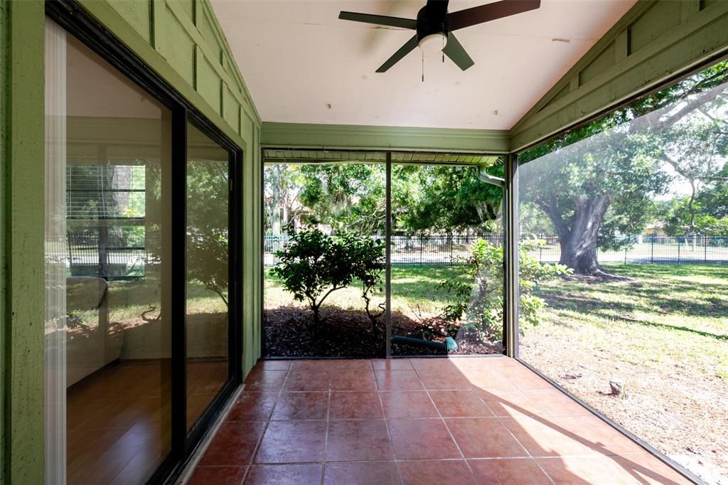 For Sale: $209,999 (2 beds, 2 baths, 1078 Square Feet)