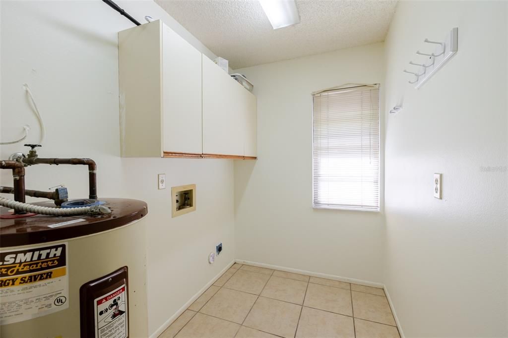 For Sale: $209,999 (2 beds, 2 baths, 1078 Square Feet)