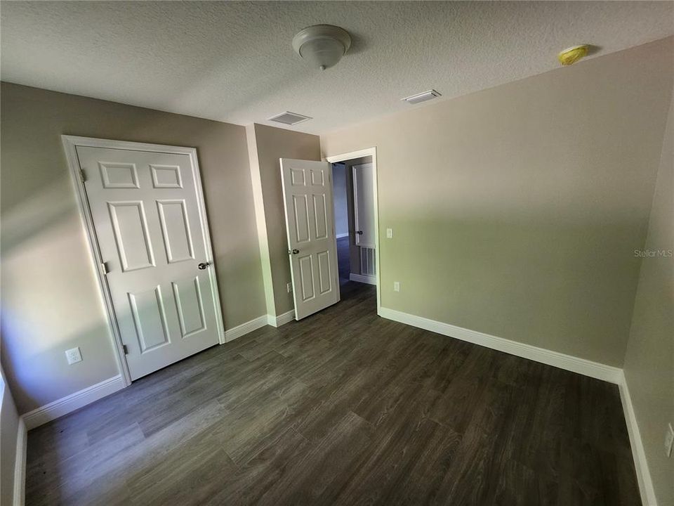 待售: $525,000 (6 贝兹, 0 浴室, 2622 平方英尺)