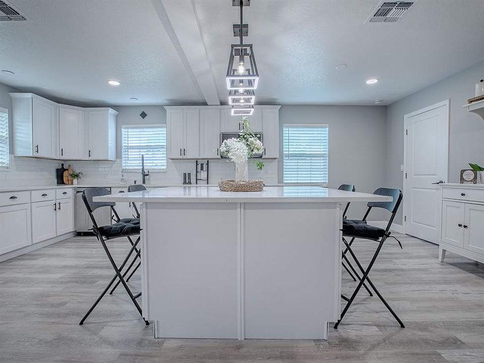 待售: $475,000 (3 贝兹, 3 浴室, 2160 平方英尺)