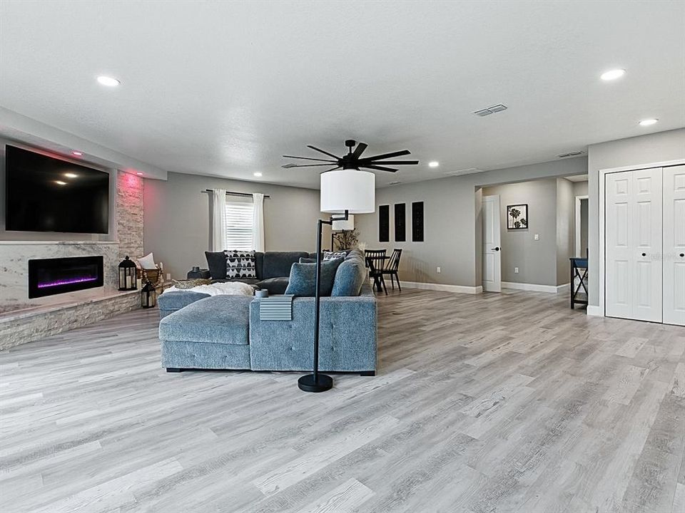 待售: $475,000 (3 贝兹, 3 浴室, 2160 平方英尺)