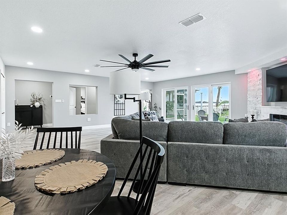 待售: $475,000 (3 贝兹, 3 浴室, 2160 平方英尺)